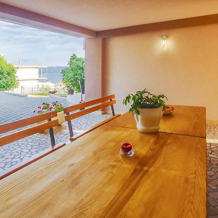 2 Bedroom Awesome Apartment In Mali Rat Sumpetar Екстериор снимка