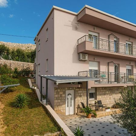 2 Bedroom Awesome Apartment In Mali Rat Sumpetar Екстериор снимка